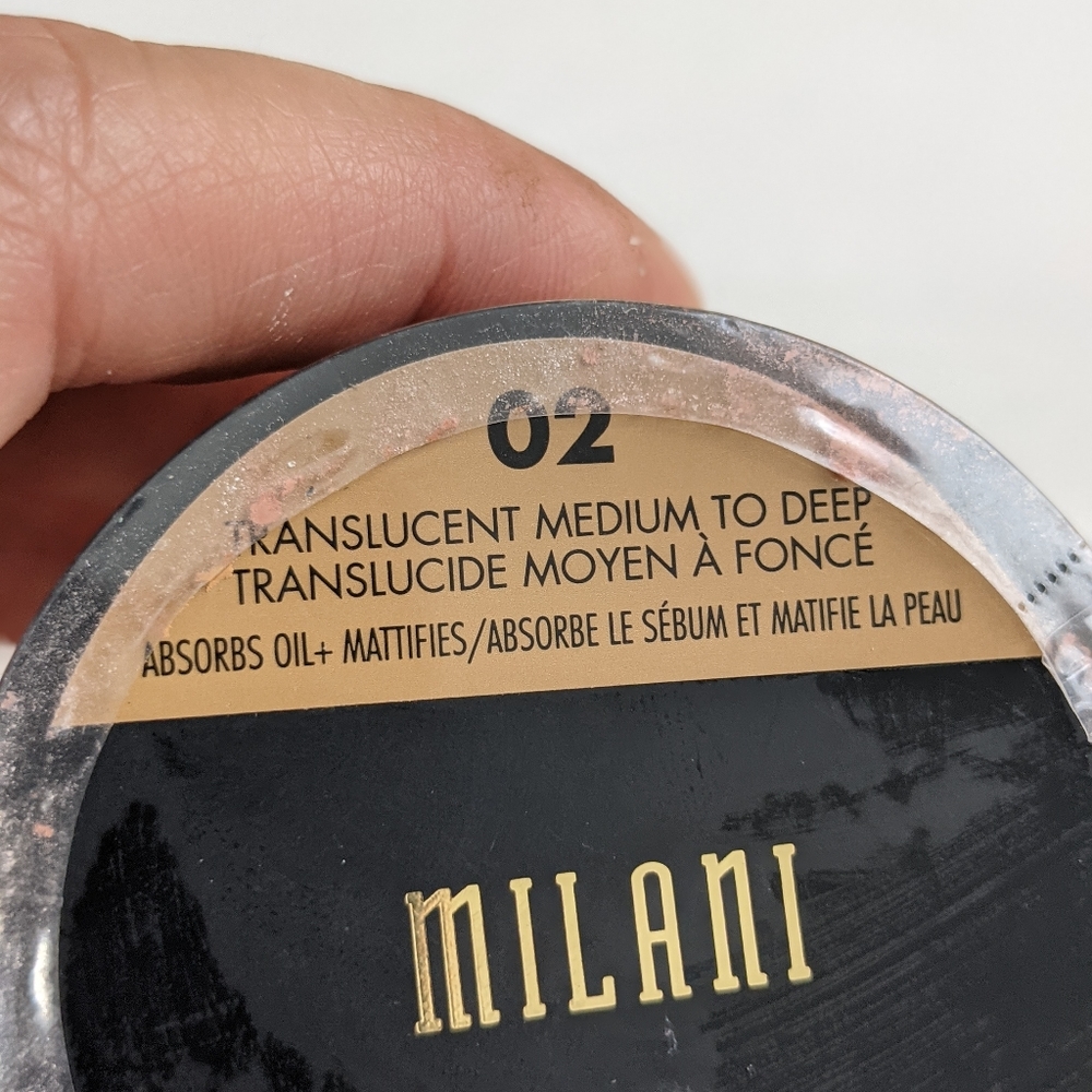 3/$14 Milani med deep translucent setting powder - Picture 5 of 6